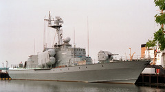 Guns ships Navy vehicles