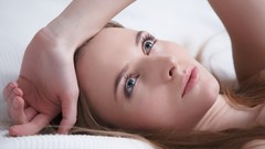 Hand on head blondes