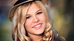 Hats blondes smiling curly hair