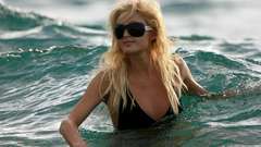Hawaii Paris hilton waves