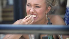Hayden panettiere nom girl