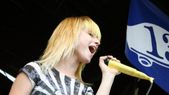 Hayley williams blondes woman