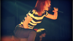 Hayley Williams Celebrity sing