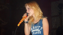 Hayley williams paramore blondes