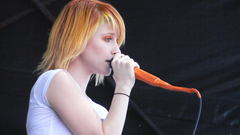 Hayley williams paramore woman