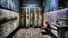 HDR Photography bathroom dirty