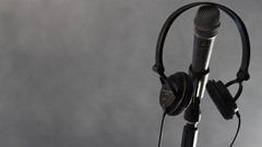 Headphones microphones