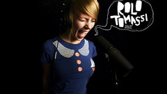 Headphones screaming