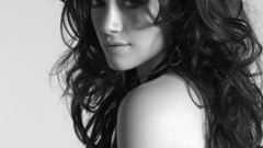 Hilary Duff monochrome