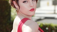 Hollywood Actress models photo shoot Elizabeth Gillies