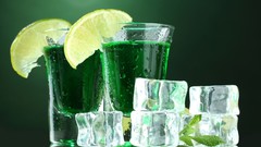 Ice shot alcohol lemons mojito