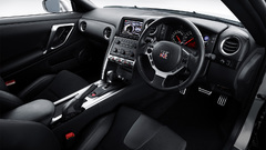 Interior Nissan GTR 2009 high skyline moar