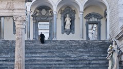 Italy statuette stairways