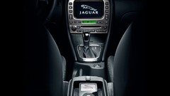 Jaguar console 2008