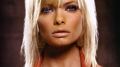 Jaime Pressly faces