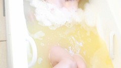 Japanese bathing idol models black hair