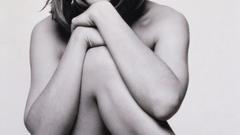 Jennifer aniston monochrome greyscale