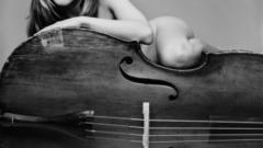 Jennifer aniston monochrome greyscale