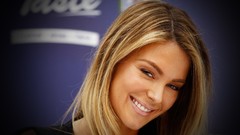 Jennifer hawkins faces blondes