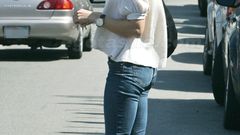 Jessica Biel jeans cars