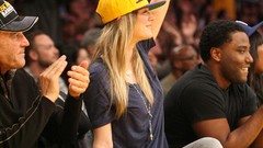 Kaley cuoco lakers