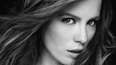 Kate Beckinsale grayscale monochrome