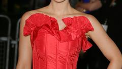 Kate Beckinsale red dress