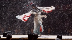 Kimono Ziyi Zhang stage