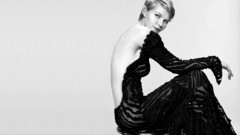 Kirsten Dunst grayscale