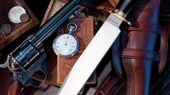 Knife and Colt pistol bowie saa laredo