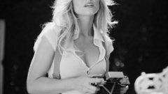 Kristen Bell Celebrity grayscale