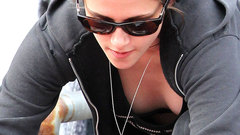 Kristen Stewart cleavage