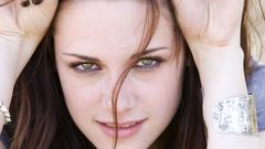 Kristen Stewart faces