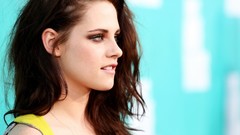 Kristen Stewart faces