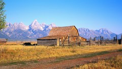 Landscapes nature grass Mountains roads House Wood architecture 