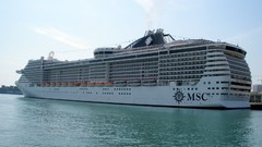 Landscapes ocean ships port Seals dock