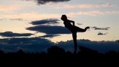 Landscapes woman back light