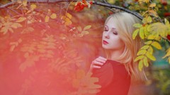 Leaves woman blondes