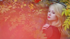 Leaves woman blondes