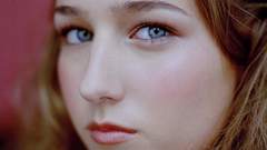 Leelee Sobieski faces intelligent