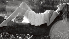 Legs barefoot Reese Witherspoon