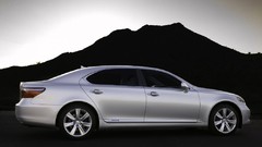 Lexus LS600h