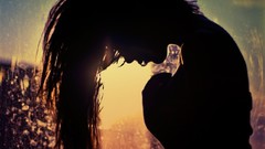 Light woman silhouettes faces