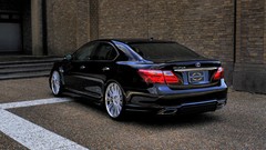 Line cars Lexus LS600h
