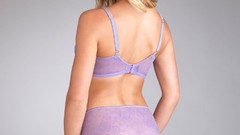 Lingerie Chelsea Salmon