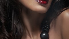 Lips fashion model necklaces topless