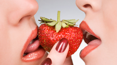 Lips strawberries