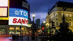 London England Circus Picadilly Square