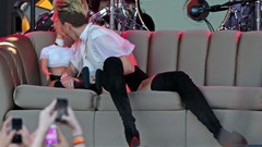 Los Angeles Actress live miley cyrus singers short hair june 