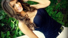 Louis vuitton green eyes brunettes